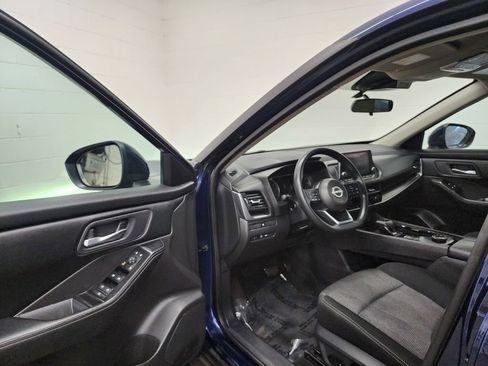 Used 2024 Nissan Rogue SV AWD/4WD image 11