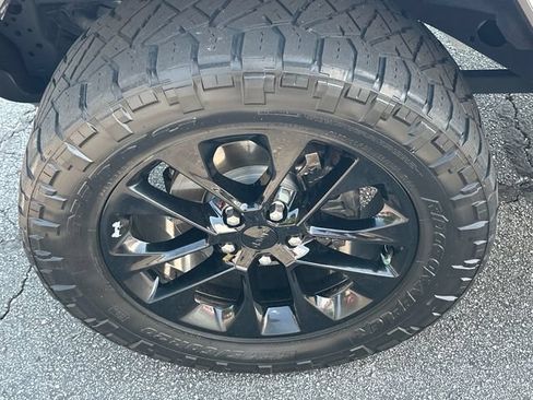Used 2023 Jeep Gladiator Overland AWD/4WD image 27