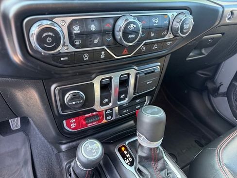 Certified 2022 Jeep Wrangler Rubicon w/ LED Lighting Group AWD/4WD image 18