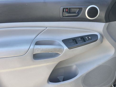 Used 2014 Toyota Tacoma 4x4 Double Cab w/ TRD Sport Package image 13