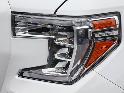 Certified 2022 GMC Sierra 1500 Elevation w/ Driver Alert Package I image 7