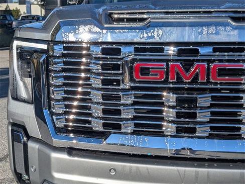 New 2026 GMC Sierra 2500 Denali w/ Denali Reserve Package image 10