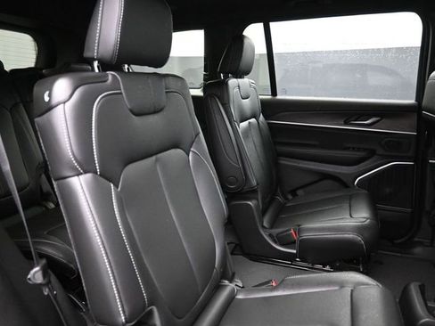 New 2026 Jeep Grand Cherokee L Limited w/ Limited Altitude Package image 24