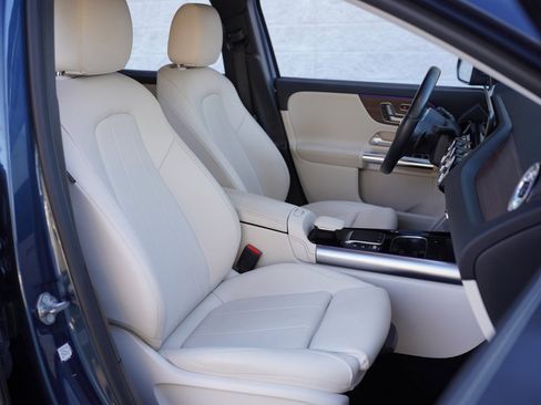 Used 2022 Mercedes-Benz GLA 250 4MATIC w/ Premium Package Lite image 24