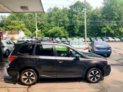 Used 2017 Subaru Forester 2.5i Premium w/ All-Weather Package image 7