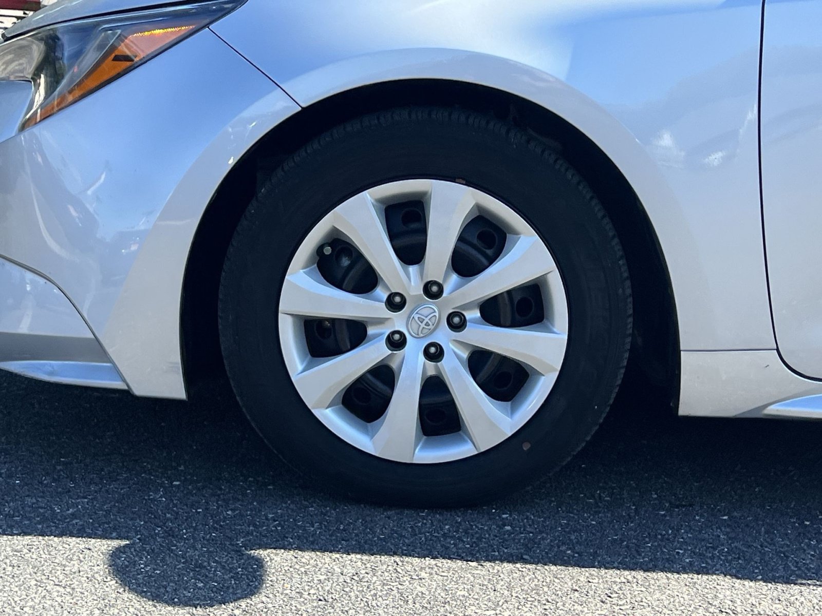 Used 2023 Toyota Corolla LE FWD image 11