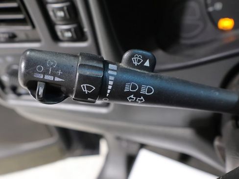 Used 2004 Chevrolet Avalanche 4x4 w/ Preferred Equipment Group image 31