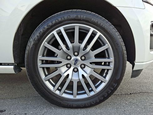 Certified 2022 Ford Expedition Max Platinum image 8