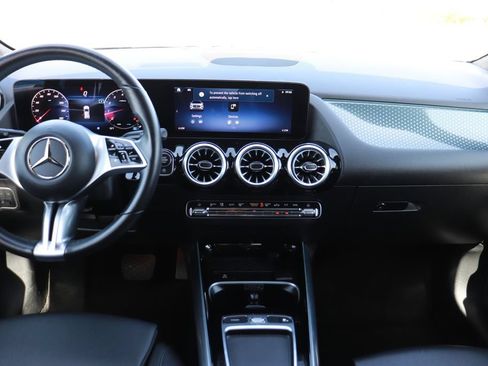 Used 2025 Mercedes-Benz GLA 250 image 15