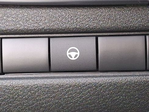 Used 2023 Nissan Rogue SV image 26