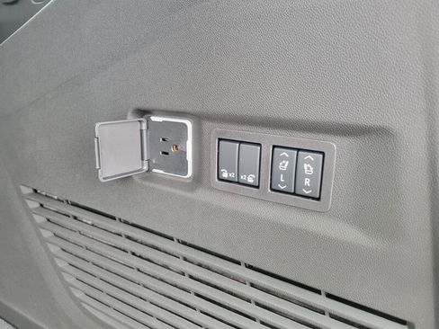 New 2026 GMC Yukon XL Denali w/ Sun & Power Step Package image 8