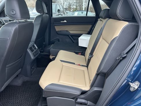 Certified 2023 Volkswagen Atlas Cross Sport SEL R-Line image 24