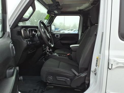Used 2020 Jeep Gladiator Sport w/ Trailer Tow Package AWD/4WD image 13