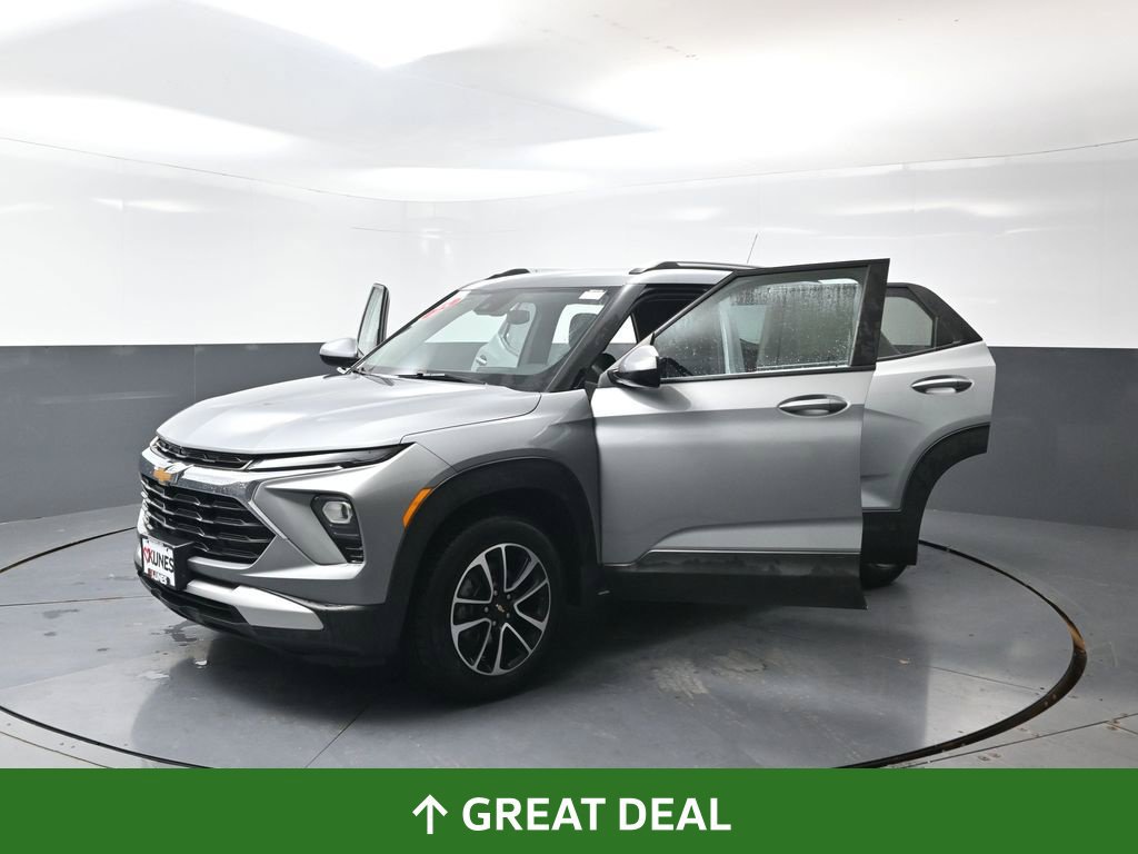 Used 2025 Chevrolet TrailBlazer LT AWD/4WD image 58