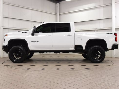 Used 2025 Chevrolet Silverado 2500 LTZ w/ Trail Boss Package AWD/4WD image 4