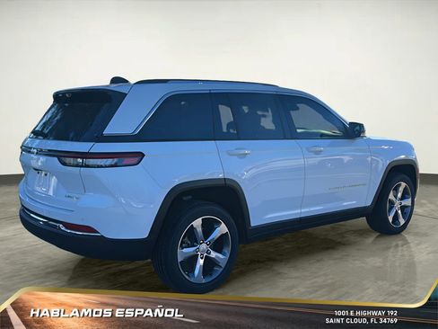Used 2022 Jeep Grand Cherokee Limited w/ Luxury Tech Group II image 6