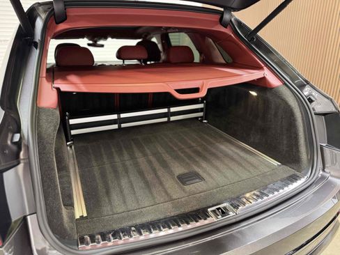 Used 2018 Bentley Bentayga AWD/4WD image 56
