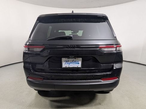 New 2026 Jeep Grand Cherokee Altitude RWD image 7