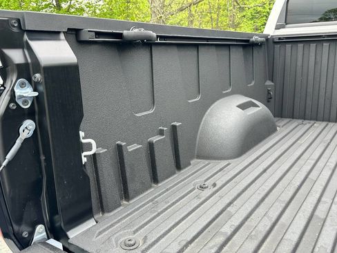 Used 2025 Toyota Tundra SR5 AWD/4WD image 15