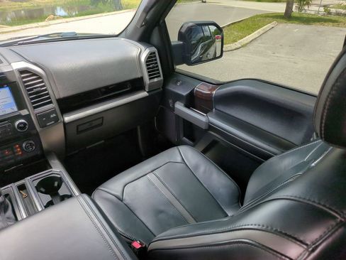Used 2017 Ford F150 Platinum w/ Equipment Group 701A Luxury AWD/4WD image 18
