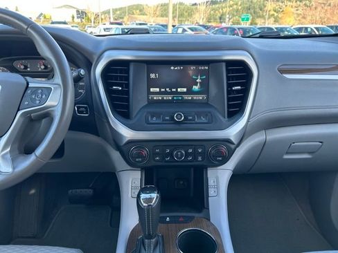 Used 2019 GMC Acadia SLE image 23