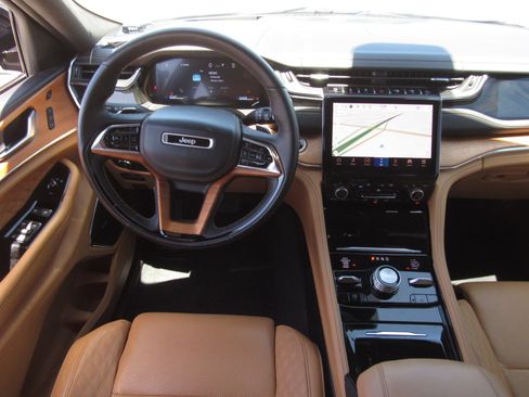 Used 2023 Jeep Grand Cherokee L Summit AWD/4WD image 17