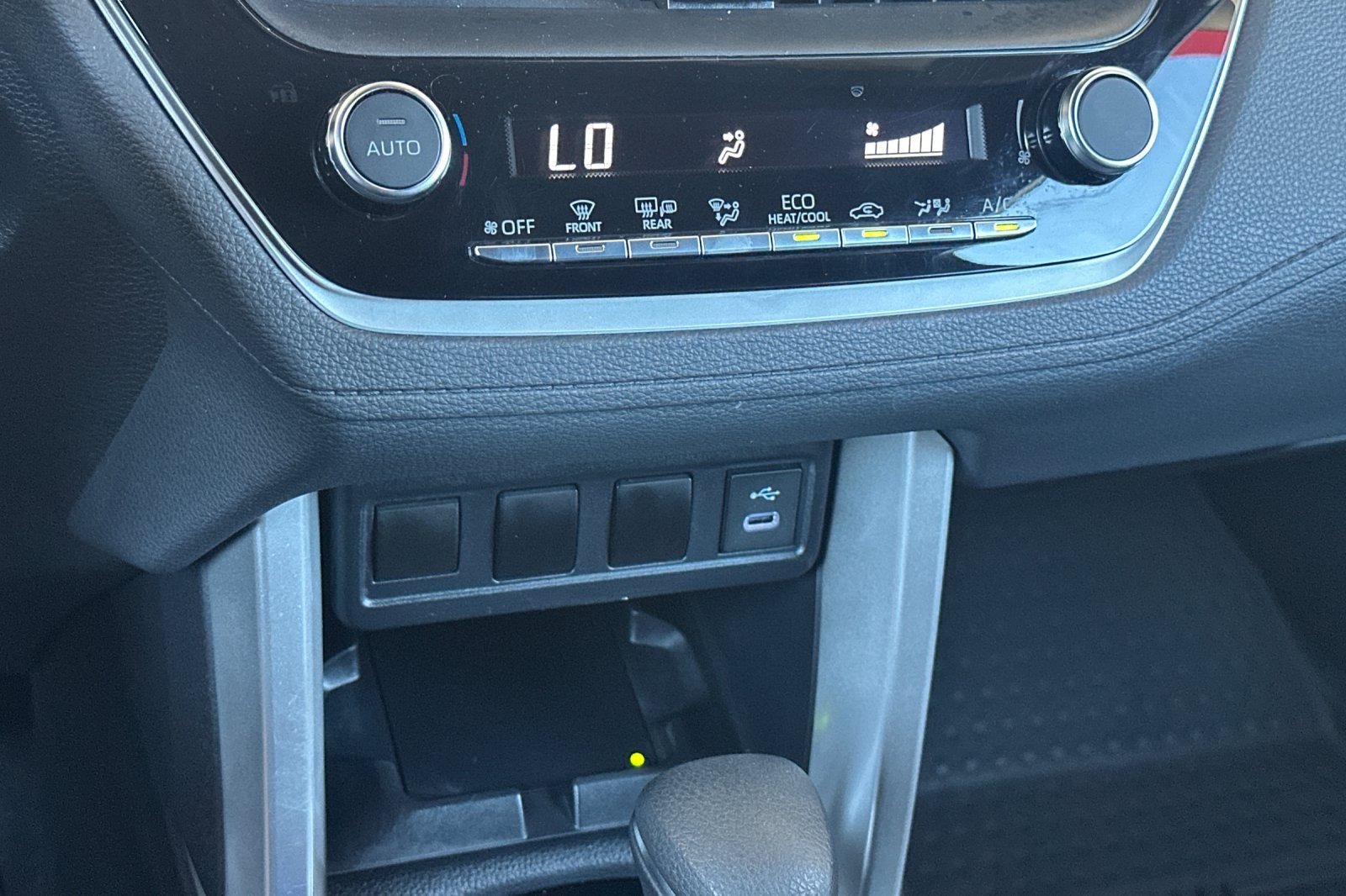 Certified 2024 Toyota Corolla Cross AWD Hybrid image 19