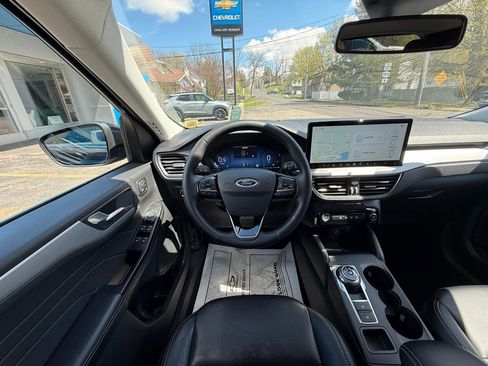 Used 2025 Ford Escape Platinum AWD/4WD image 42