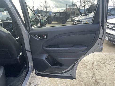 Used 2025 Subaru Forester Limited AWD/4WD image 18