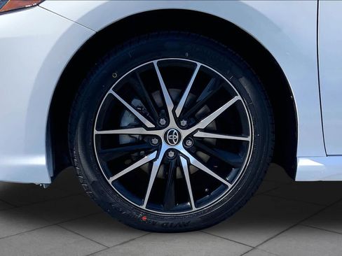 Used 2022 Toyota Camry SE w/ Carpet Mat Package (TMS) FWD image 10