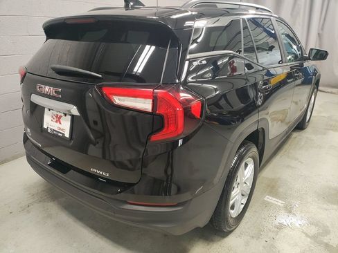 Used 2023 GMC Terrain SLE w/ Driver Convenience Package AWD/4WD image 2