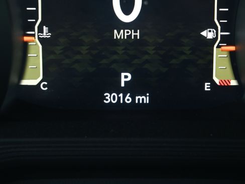 Used 2025 Jeep Wrangler Sport S image 13