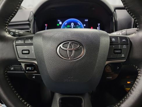 Used 2026 Toyota Camry SE w/ Convenience Package FWD image 14