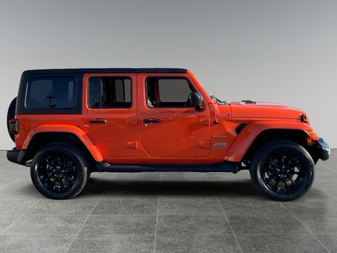 Used 2023 Jeep Wrangler Unlimited Sahara AWD/4WD image 6