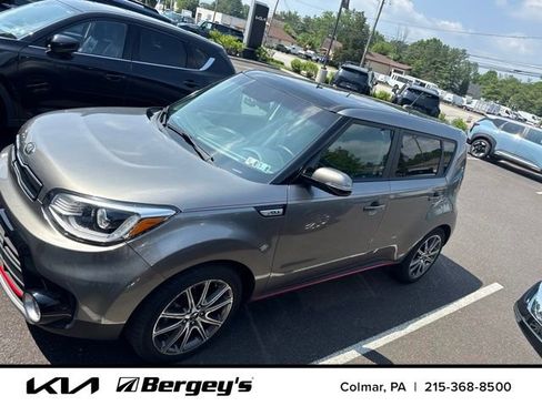 Used 2018 Kia Soul ! w/ Tech Package FWD image 6