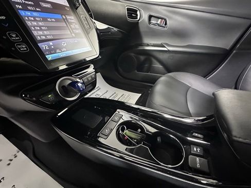 Used 2022 Toyota Prius Prime XLE image 27
