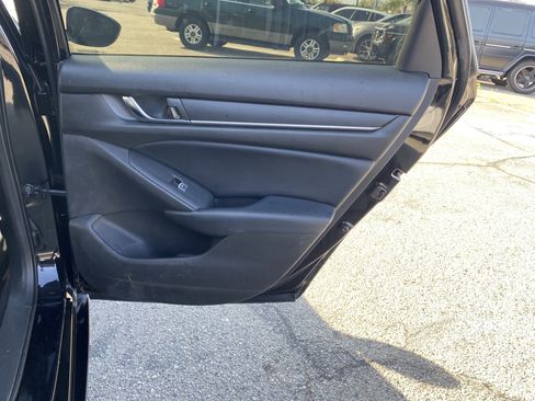 Used 2018 Honda Accord Sport image 17