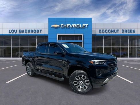 Used 2024 Chevrolet Colorado Z71 w/ Advanced Trailering Package AWD/4WD image 1