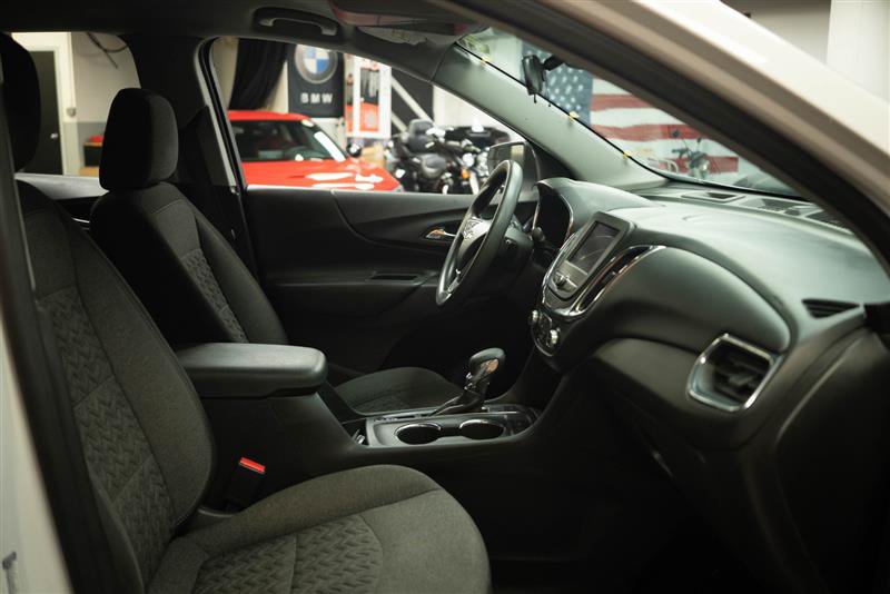 Used 2023 Chevrolet Equinox LT w/ LPO, Floor Liner Package AWD/4WD image 13