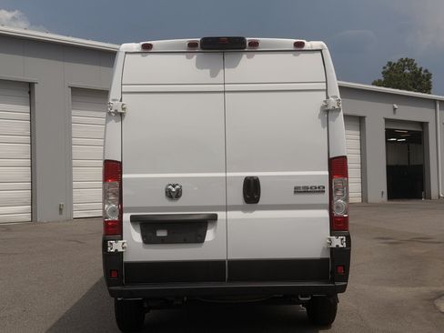 Used 2025 RAM ProMaster 2500 w/ Convenience Group FWD image 11