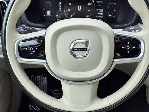 Used 2019 Volvo S60 T5 Momentum w/ Premium Package FWD image 12