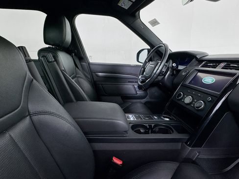 Used 2019 Land Rover Discovery SE image 47