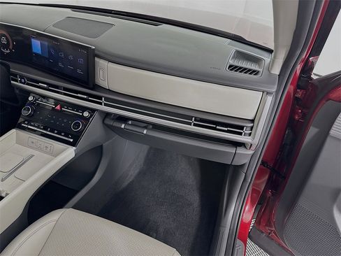 Used 2025 Hyundai Santa Fe SEL image 28