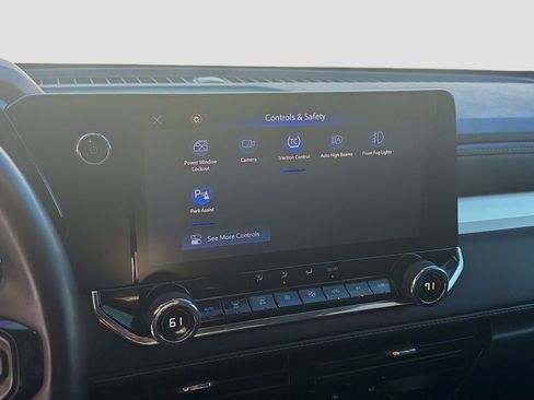 Used 2024 Chevrolet Colorado LT w/ LT Convenience Package image 12