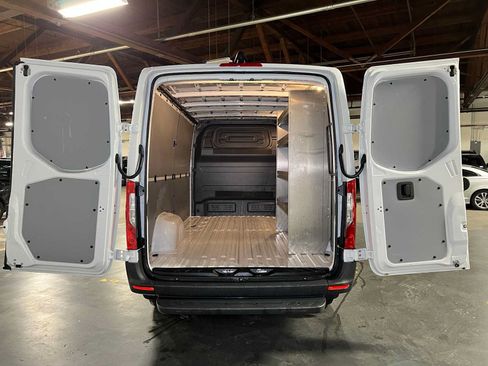 Used 2025 Mercedes-Benz Sprinter 2500 image 17
