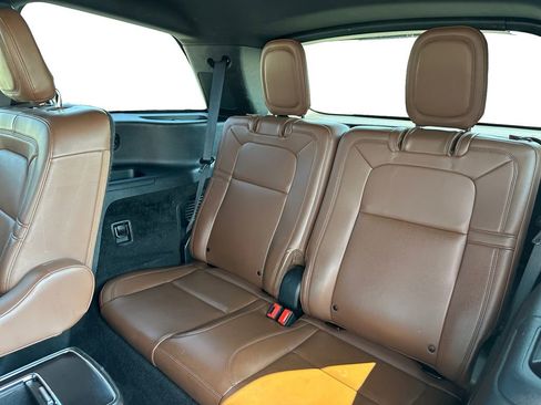 Used 2020 Lincoln Aviator Reserve w/ Equipment Group 202A AWD/4WD image 12