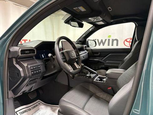 Used 2026 Toyota 4Runner 4WD image 25