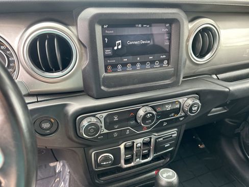 Used 2020 Jeep Wrangler Unlimited Sahara image 16