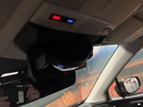 Used 2024 Subaru Ascent Premium w/ Convenience Package image 45