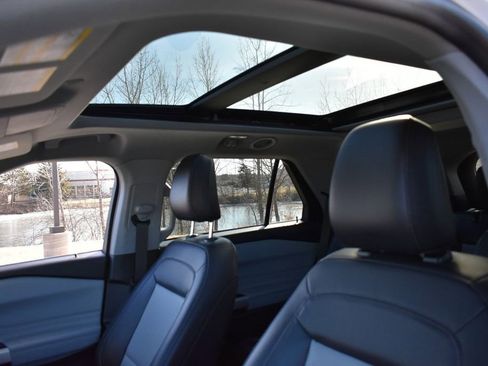 Used 2023 Ford Explorer XLT w/ XLT Sport Appearance Package image 16